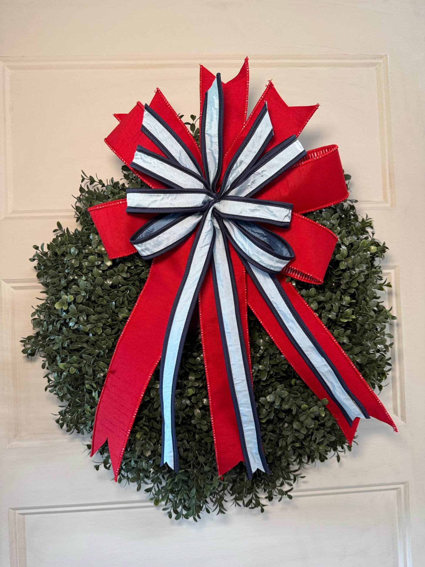 Classic patriotic bow